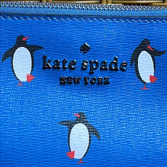 ♠️kate spade Arctic Friends Penguin Cosmetic Case, Blue Multi NWT - Picture 4 of 11